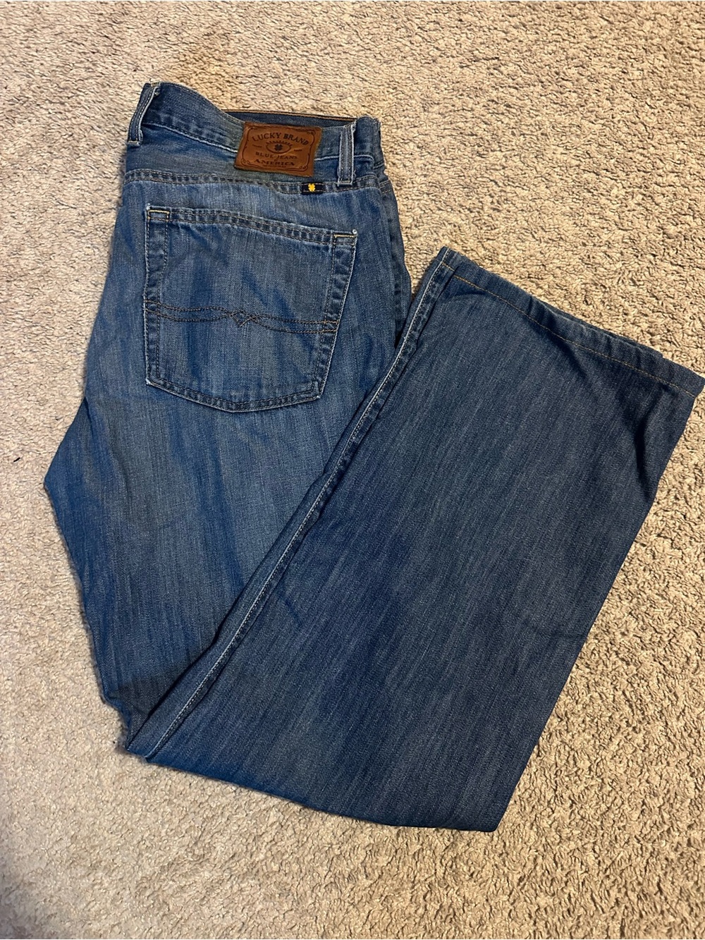 Lucky Brand Men's Medium Blue Straight Jeans - Picture 6 of 8